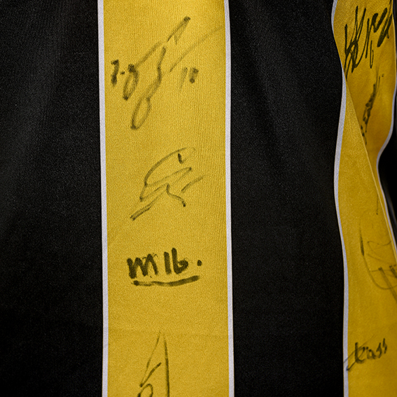 Masterpieces of Sport - Gesigneerd shirt Vitesse